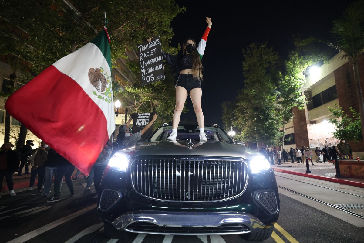 La bandera mexicana, símbolo de las protestas en Los Ángeles que molesta a la Casa Blanca La bandera mexicana, símbolo de las protestas en Los Ángeles que molesta a la Casa Blanca