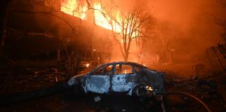 Ataques rusos dejan varios muertos en Járkov, Ucrania recupera 1.200 cuerpos de soldados