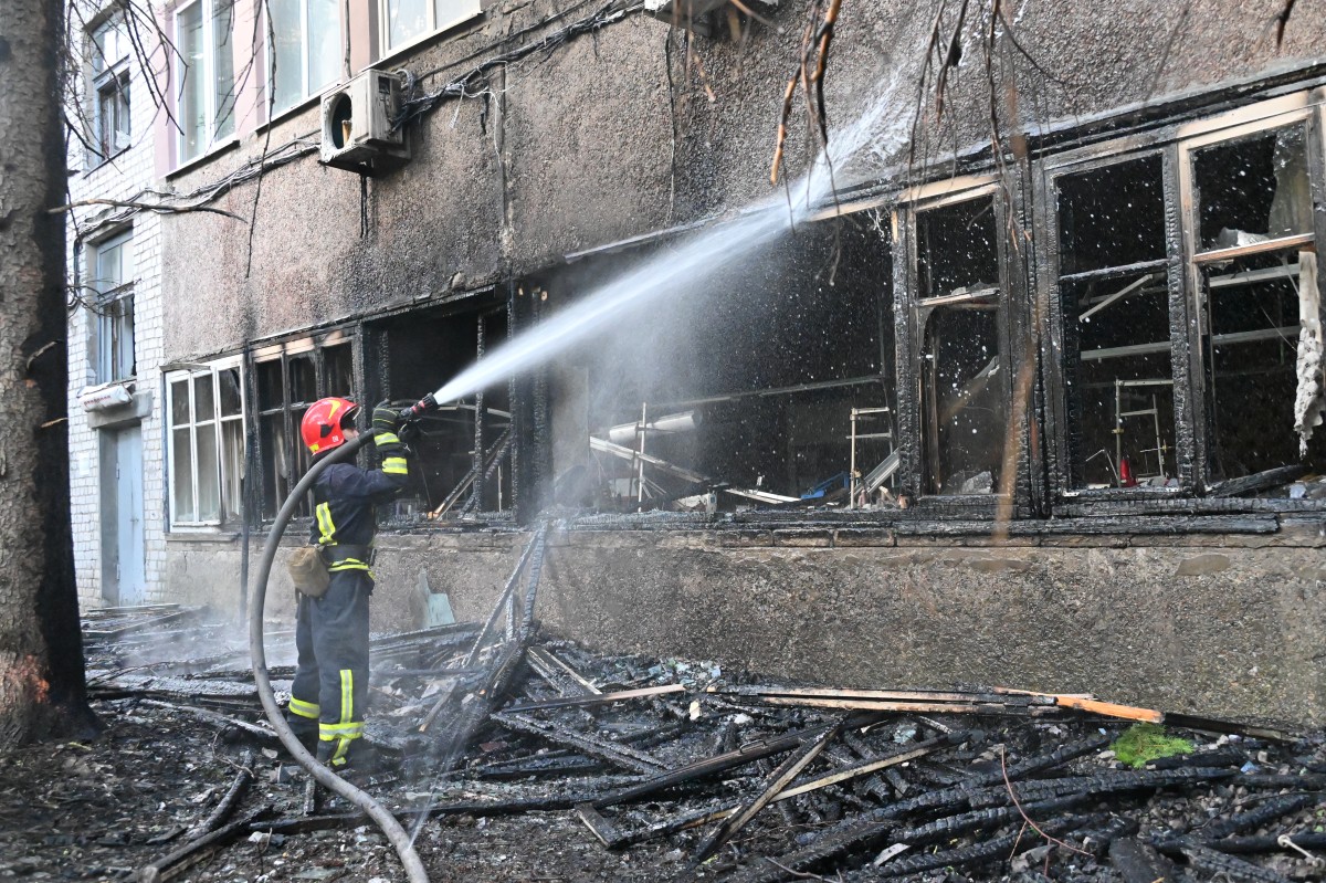 Ataques rusos dejan varios muertos en Járkov, Ucrania recupera 1.200 cuerpos de soldados Ataques rusos dejan varios muertos en Járkov, Ucrania recupera 1.200 cuerpos de soldados
