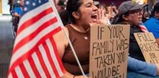 Cacería a la salida de las cortes de inmigración en EEUU