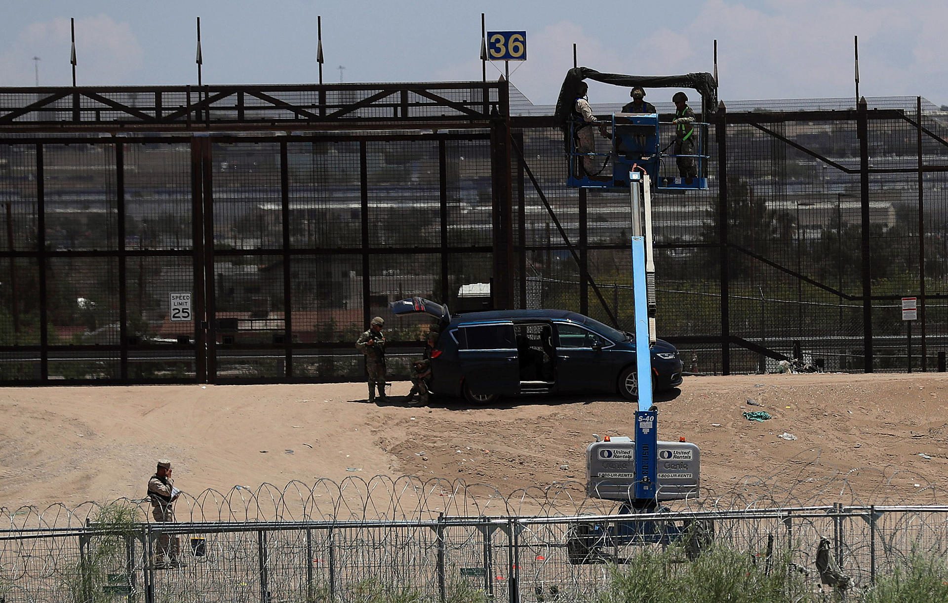 Migrantes en Ciudad Juárez viven en vilo por redadas de deportación y militarización Migrantes en Ciudad Juárez viven en vilo por redadas de deportación y militarización