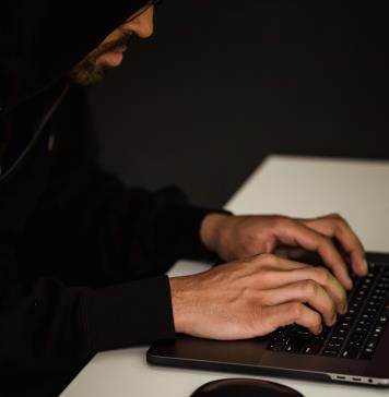 Piden mayor regulación en México ante fraudes digitales por suplantación de identidad