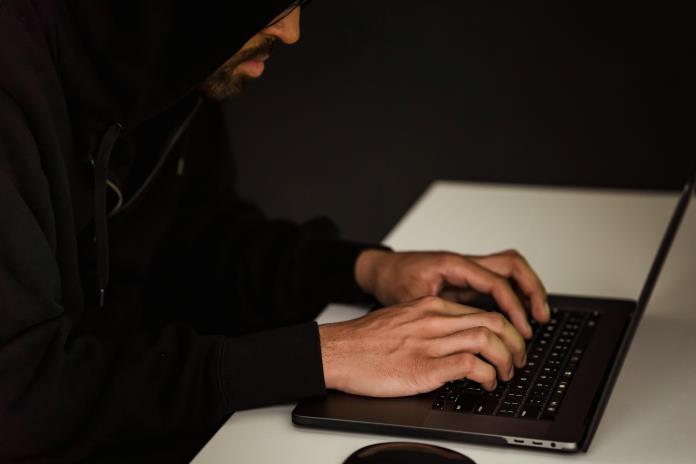 Piden mayor regulación en México ante fraudes digitales por suplantación de identidad Piden mayor regulación en México ante fraudes digitales por suplantación de identidad