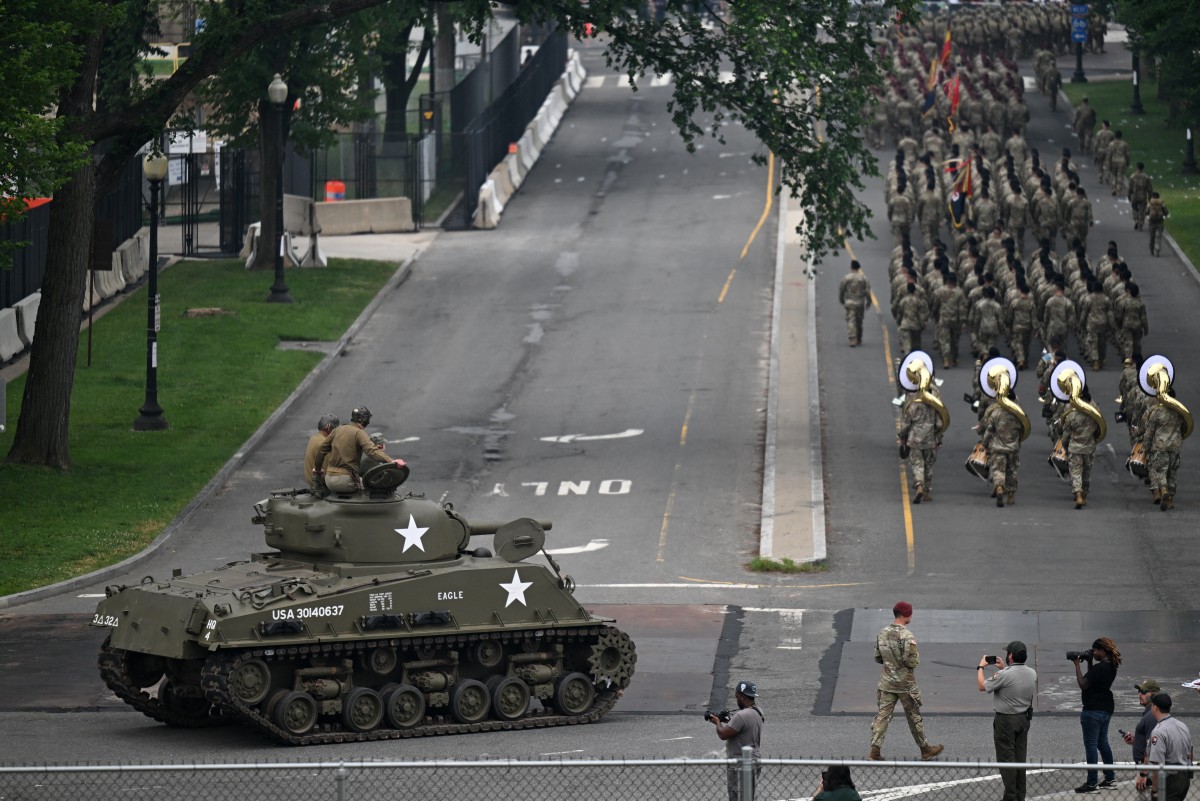 Protestas contra Trump antes del desfile militar enlutado por ataque a congresistas Protestas contra Trump antes del desfile militar enlutado por ataque a congresistas