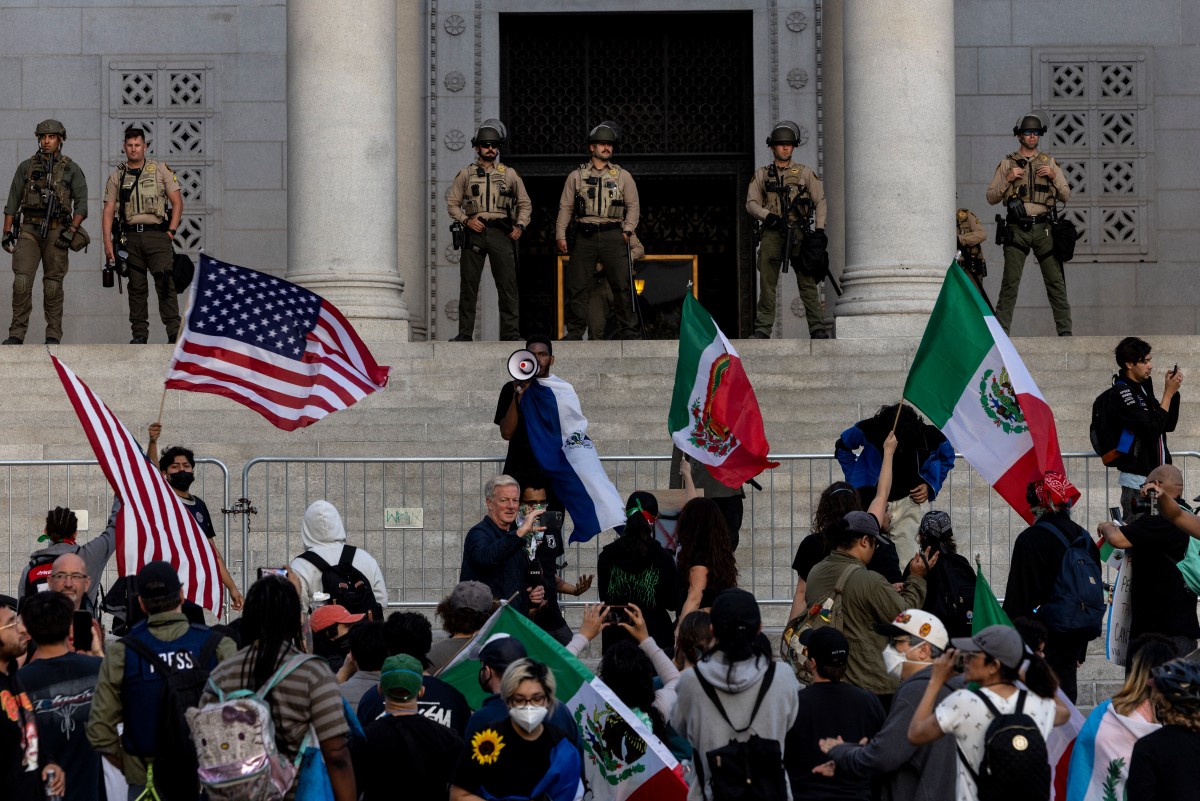 Trump ordena nuevas redadas migratorias en Los Ángeles, Chicago y Nueva York Trump ordena nuevas redadas migratorias en Los Ángeles, Chicago y Nueva York