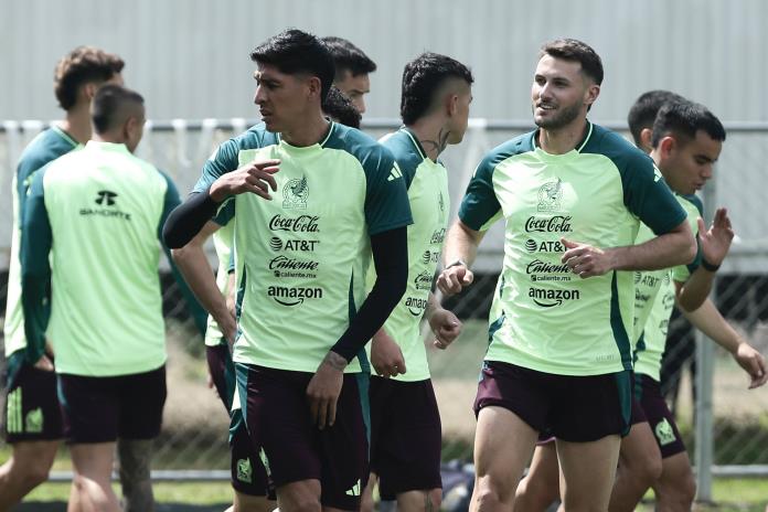 México enfrenta a Surinam confiado en recuperar el buen futbol México enfrenta a Surinam confiado en recuperar el buen futbol