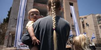 Más de 600 extranjeros evacuados de Irán a Azerbaiyán