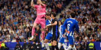 El Barcelona hace oficial el fichaje del portero Joan Garcia