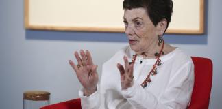 La mexicana Iturbide dice no fotografiar la guerra ni la violencia por ser muy frágil
