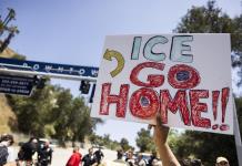 Los Dodgers niegan la entrada a su estadio a agentes migratorios de EEUU