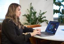 La colombiana Mariana Pérez quiere limpiar el aire mundial con un purificador de emisiones