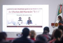 México no reporta daños humanos por el huracán Erick tras tocar tierra como categoría tres