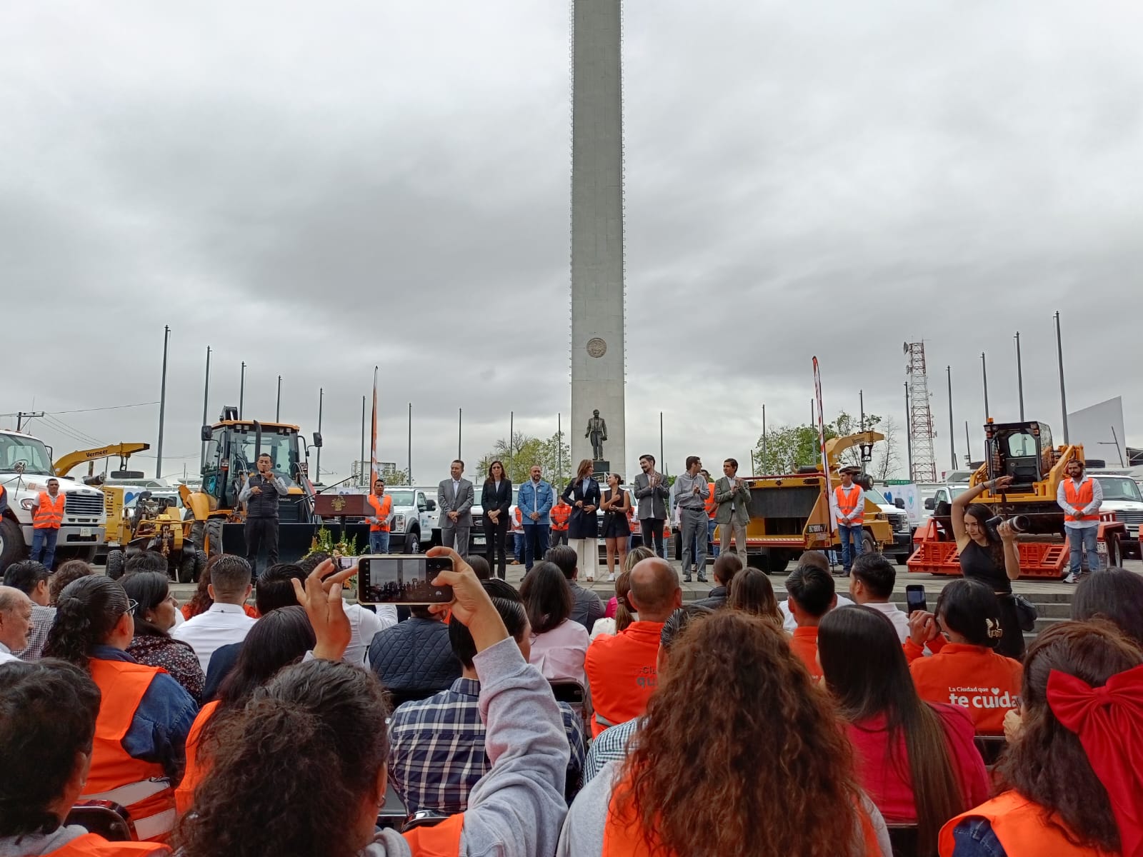 Guadalajara presume nueva flota para servicios públicos; prometen menos burocracia Guadalajara presume nueva flota para servicios públicos; prometen menos burocracia