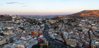 Climatólogo advierte con canciones de que México se calienta más que el promedio global