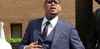El cantante estadounidense Chris Brown se declara no culpable en un caso de agresión en una discoteca