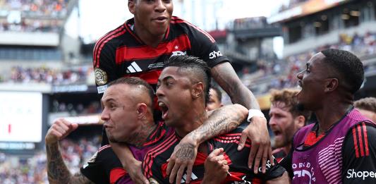 El Flamengo inflige derrota sorpresa al Chelsea; Boca contagia su locura a Miami