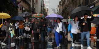 Las fuertes lluvias activan la alerta roja en la Ciudad de México y provocan inundaciones