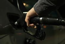 ¿Por qué no sube el precio del petróleo tras bombardeo en Irán?