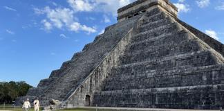 Llega a México detector de muones que ayudará a ver interior de Castillo de Chichén Itzá