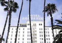 El hotel Roosevelt finaliza su misión como refugio de inmigrantes en Nueva York