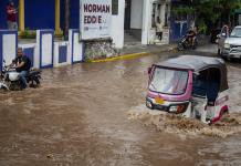 Huracán Erick deja más de 26.000 viviendas y casi 300 escuelas afectadas en sur de México