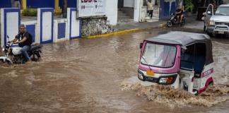 Huracán Erick deja más de 26.000 viviendas y casi 300 escuelas afectadas en sur de México