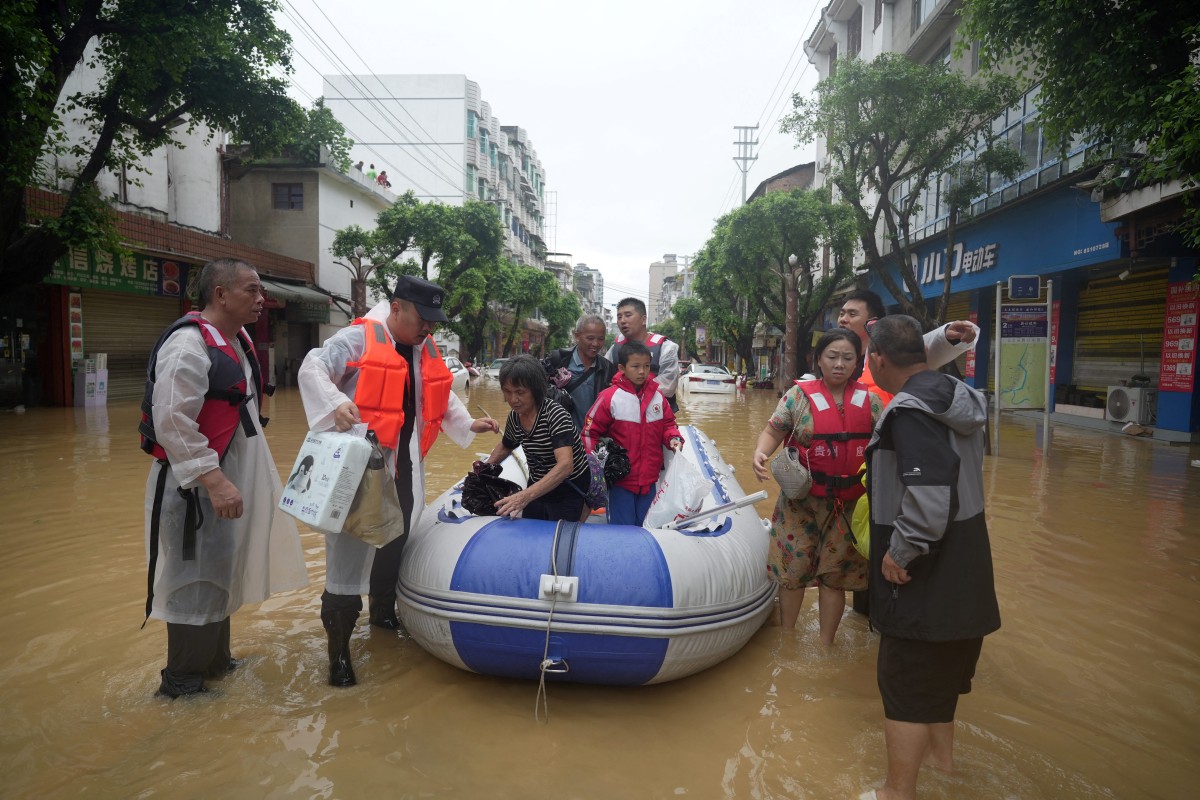 Más de 80.000 evacuados por inundaciones en el suroeste de China Más de 80.000 evacuados por inundaciones en el suroeste de China