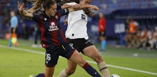 La colombiana Liced Serna firma con las Pumas UNAM del futbol femenino de México