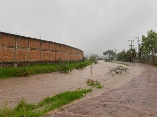 Lluvias dejan encharcamientos e ingresos de agua en viviendas de Tototlán
