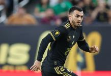 Luis Chávez se rompe el ligamento cruzado y queda fuera de la Copa Oro