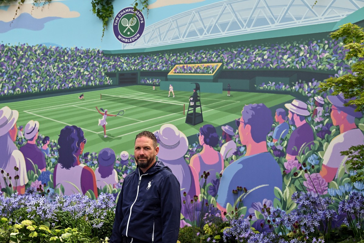 Sin miedo a la lluvia, los jardineros de Wimbledon ultiman los preparativos Sin miedo a la lluvia, los jardineros de Wimbledon ultiman los preparativos