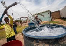 En la capital petrolera de Venezuela se perforan pozos... de agua