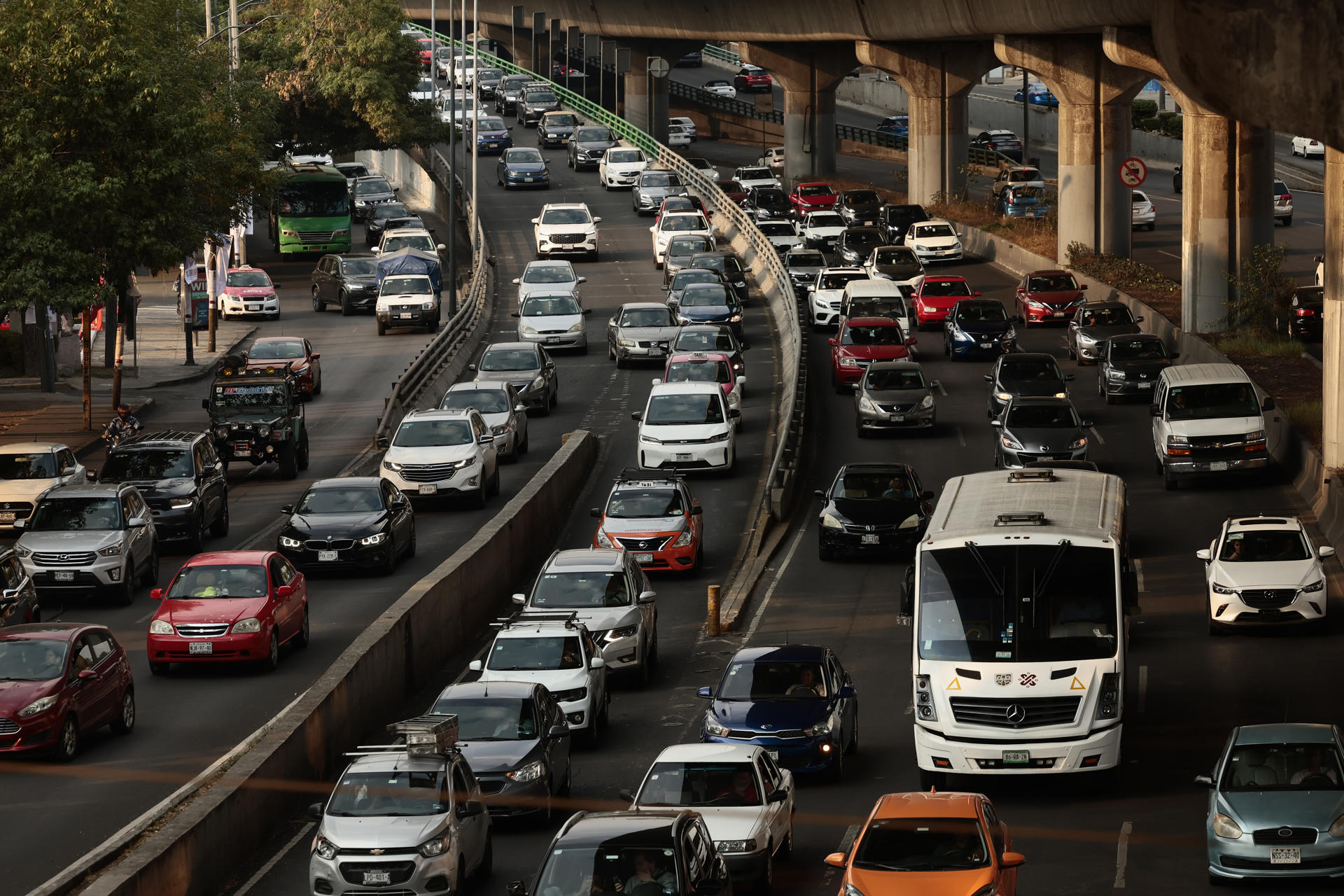 Latinoamérica encabeza los problemas de movilidad vial en el mundo, según informe Latinoamérica encabeza los problemas de movilidad vial en el mundo, según informe