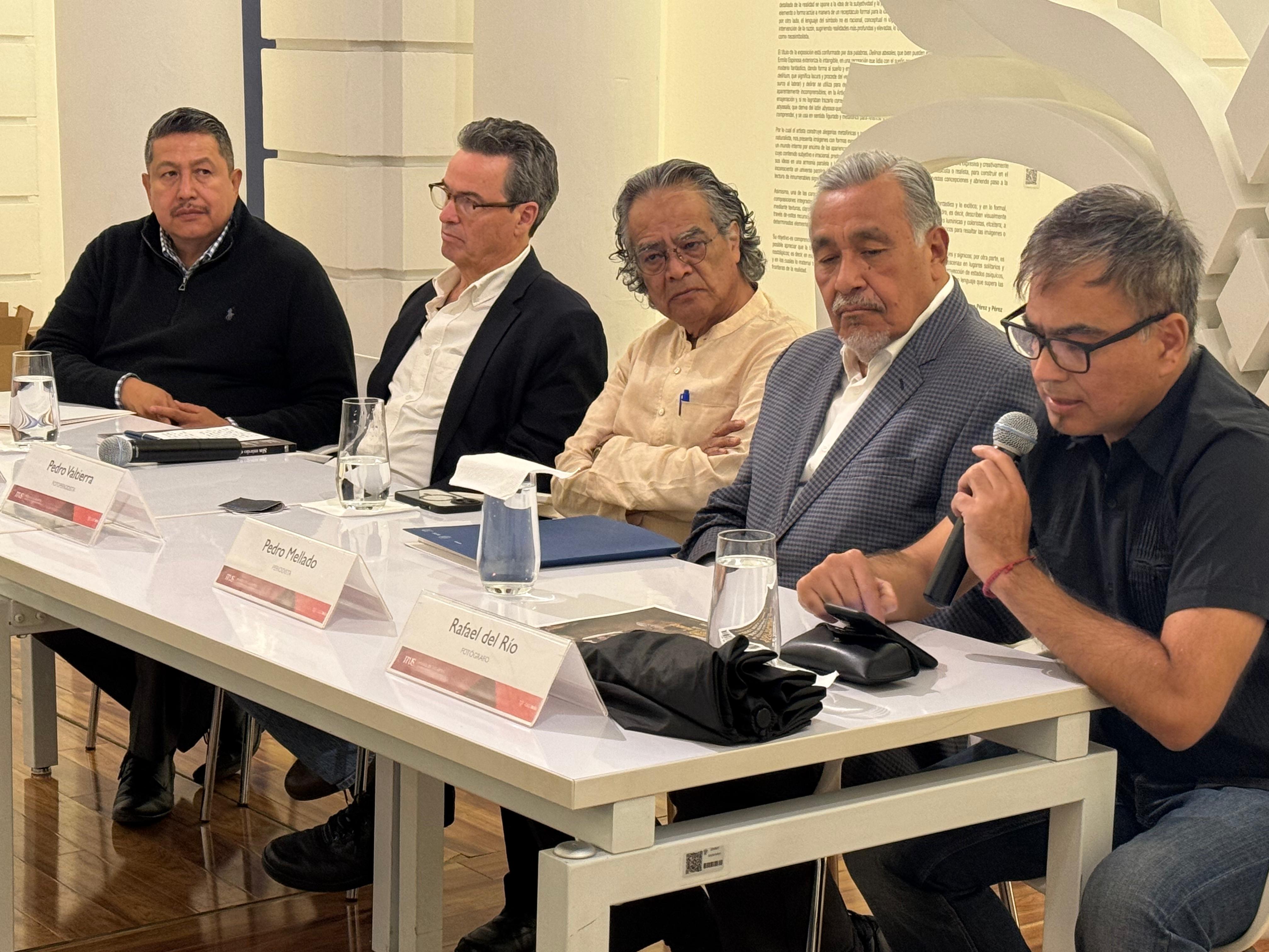 Pedro Valtierra presenta en el Musa su libro Sin miedo a la luz, testimonio de medio siglo tras la lente Pedro Valtierra presenta en el Musa su libro Sin miedo a la luz, testimonio de medio siglo tras la lente