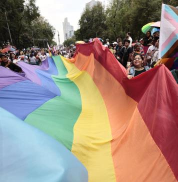 M&aacute;s de 50 organizaciones piden acceso al Z&oacute;calo de Ciudad de M&eacute;xico en Marcha del Orgullo