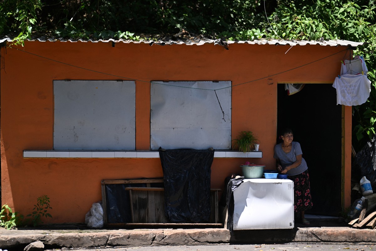 Escondidos, pero hay: el temor persiste en antiguo bastión pandillero en El Salvador Escondidos, pero hay: el temor persiste en antiguo bastión pandillero en El Salvador