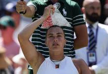 Sabalenka a segunda ronda de Wimbledon sin forzar, Medvedev eliminado