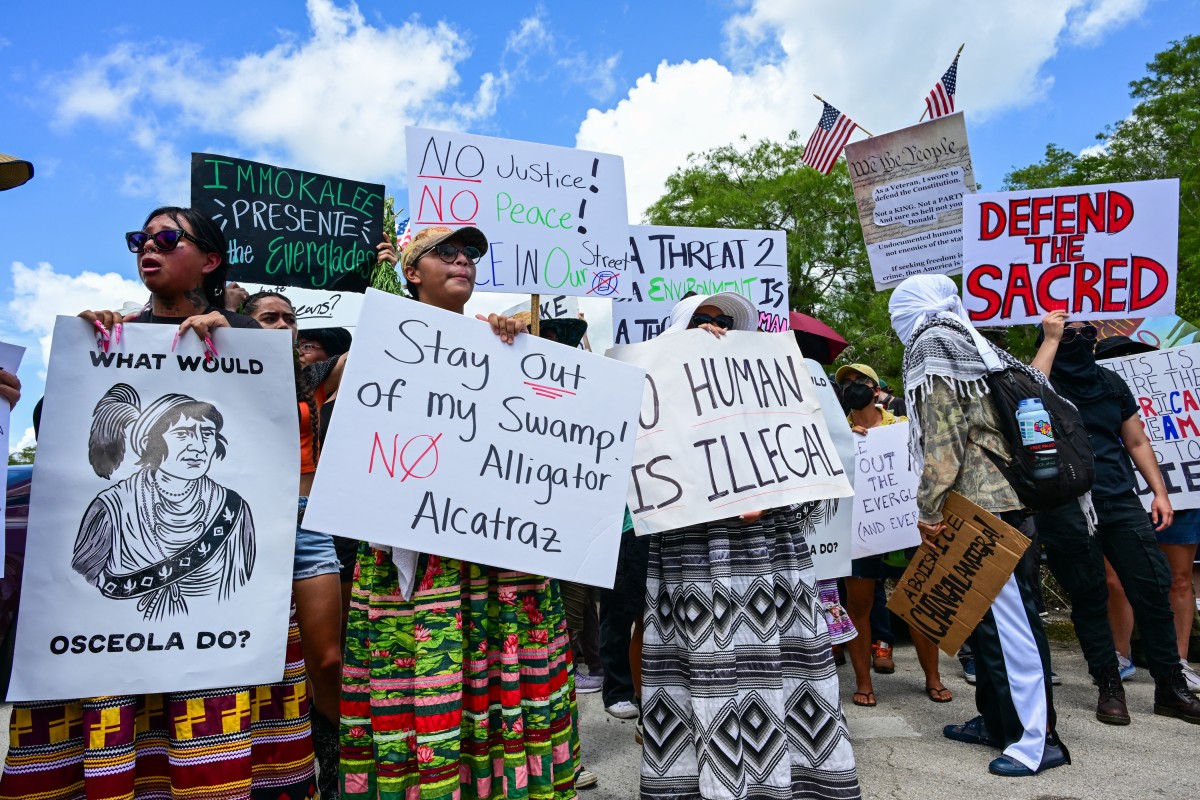 Trump elogia el centro de detención de migrantes Alcatraz de los caimanes Trump elogia el centro de detención de migrantes Alcatraz de los caimanes