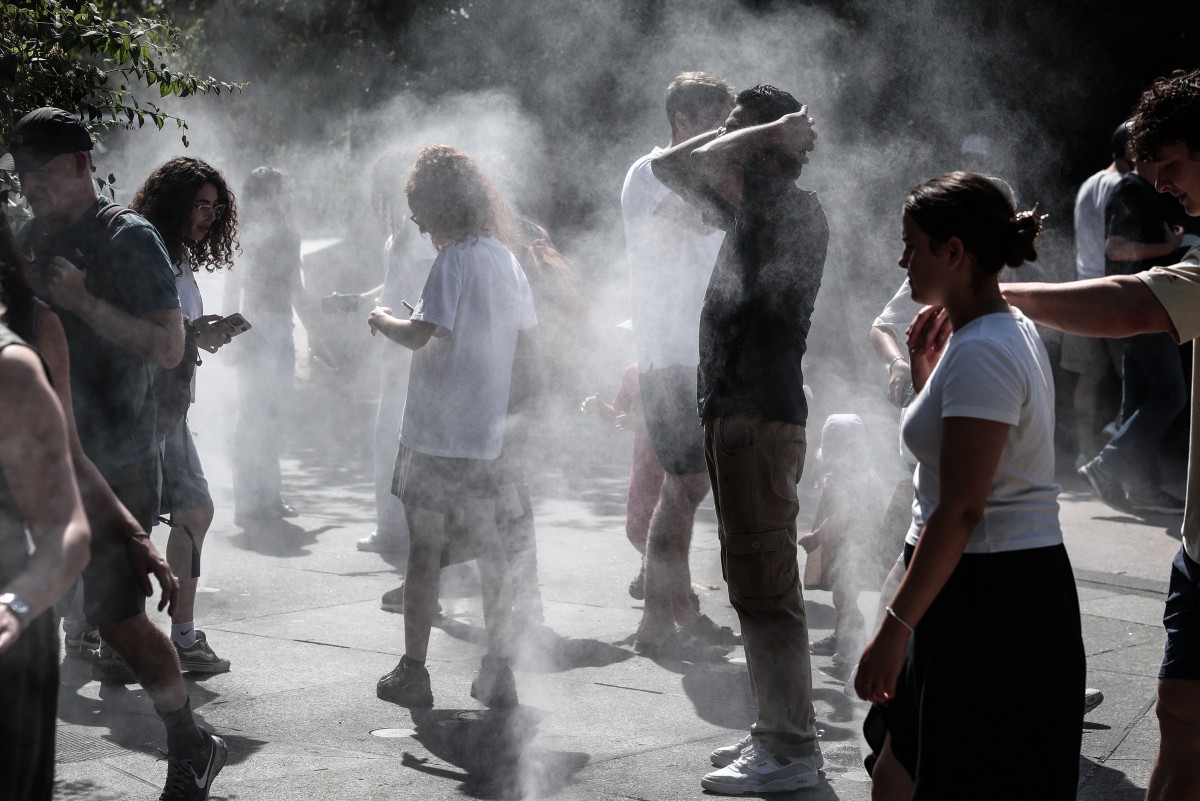 La ola de calor pone en alerta roja a París y cierra escuelas en Europa