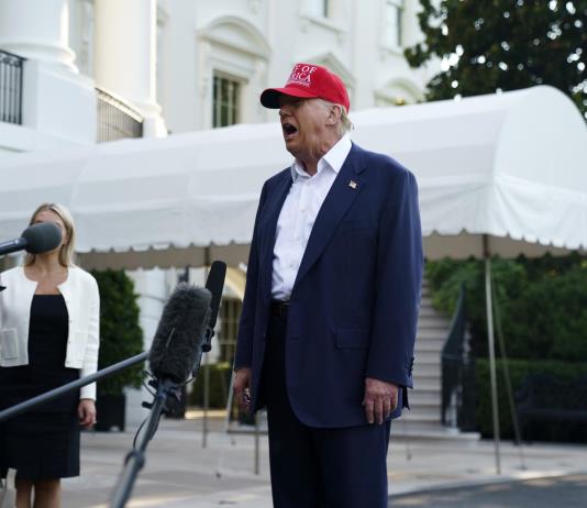 Recortes, propinas sin impuestos o remesas gravadas, claves de la gran ley fiscal de Trump