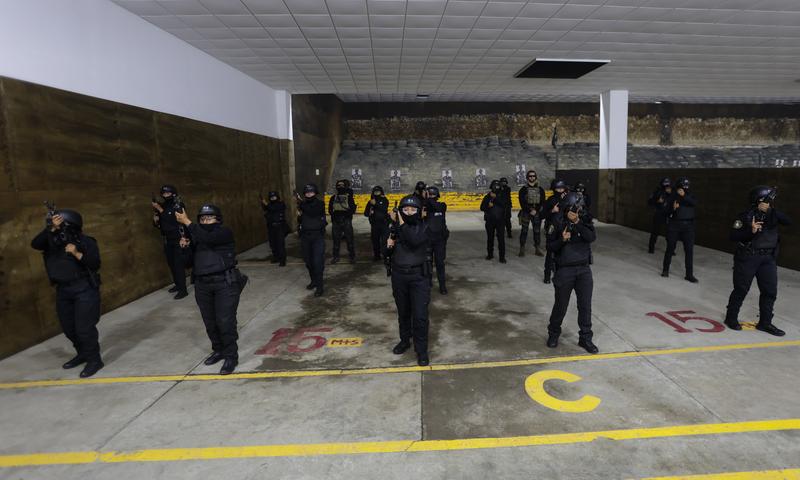 México prepara primera célula policial femenil de élite para enfrentar misiones de alto riesgo México prepara primera célula policial femenil de élite para enfrentar misiones de alto riesgo