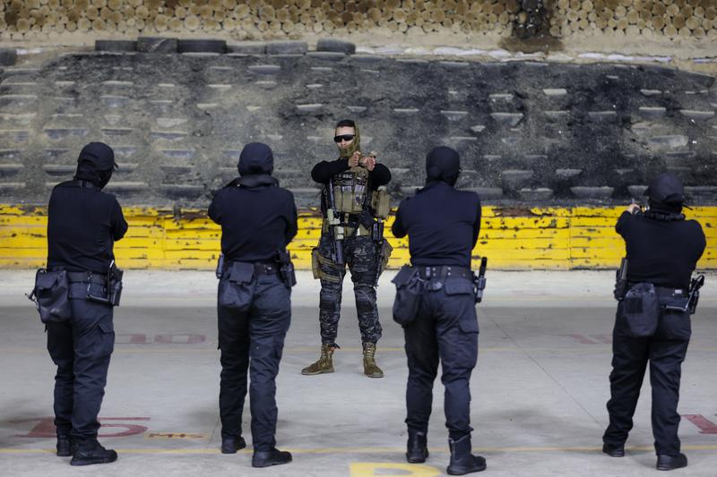 México prepara primera célula policial femenil de élite para enfrentar misiones de alto riesgo México prepara primera célula policial femenil de élite para enfrentar misiones de alto riesgo
