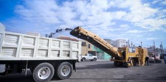 Comienzan trabajos de reparación de la carpeta asfáltica en calle Islas del Caribe de Ocotlán