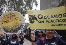 Greenpeace México insta al Senado a prohibir los plásticos de un solo uso en el país