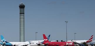 Más de mil vuelos anulados en Francia en el segundo día de huelga de controladores aéreos
