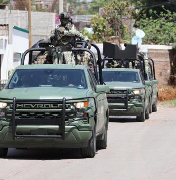 Autoridades detienen a cinco hombres ligados a Los Mayos en Sinaloa