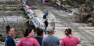Se elevan a 43 las víctimas mortales de las inundaciones en Texas, entre ellas 15 niños