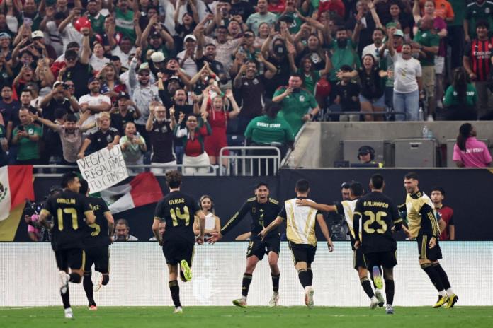 Jiménez, Álvarez y Mora, los faros que alumbran el camino de México al Mundial