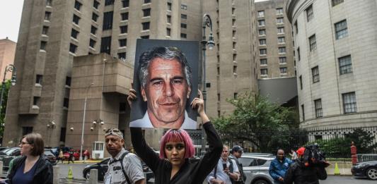 Gobierno de EEUU descarta que Epstein fuera asesinado o tuviera lista de clientes
