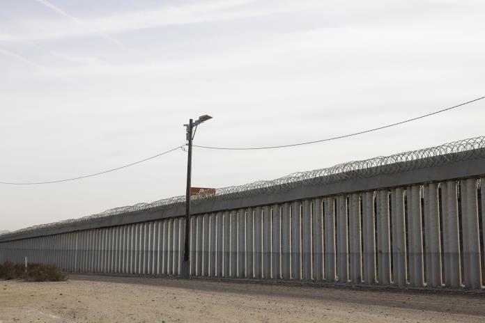 Trump dice que no necesitará mucho dinero en la frontera por caída de migrantes a cero Trump dice que no necesitará mucho dinero en la frontera por caída de migrantes a cero